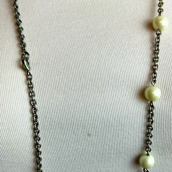 Vintage long faux pearl chain necklace that can be doubled up. - Picture 4 of 5